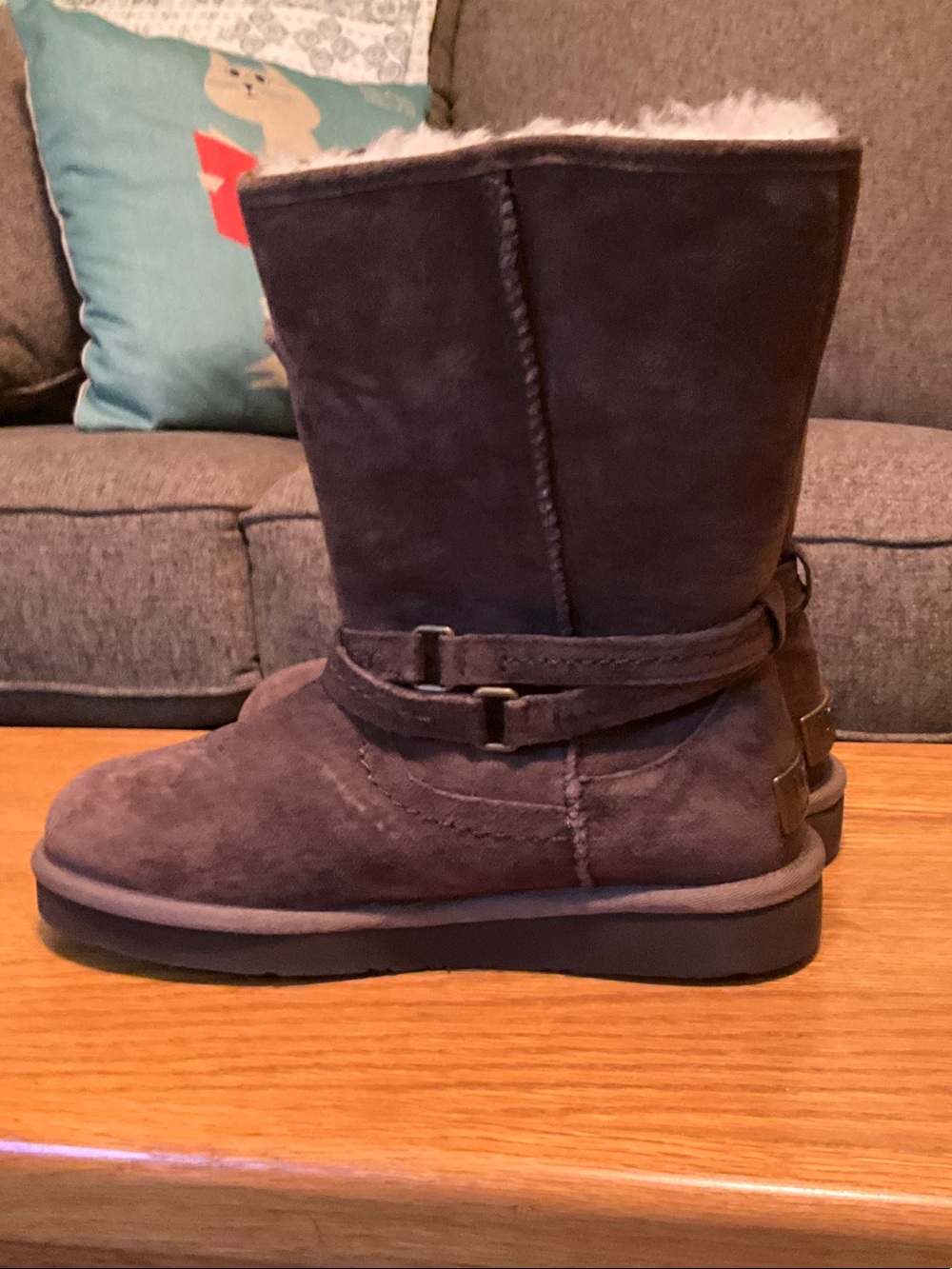 New Ugg Women’s Size 6, See Flaw Pic on Left Boot, Easily Fixable!